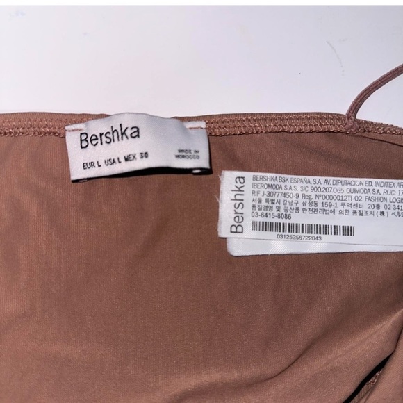 Seamless Brown Crop Top - Picture 3 of 3